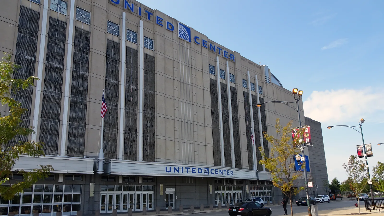 Exterior facade of United Center in Chicago